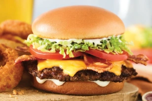 Bacon Cheeseburger
